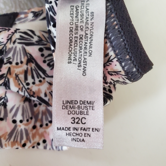 Victoria's Secret Lined Demi Bra - Picture 4 of 9